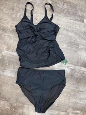 Black Women's Twist Front Tankini Set - Classic Coverage